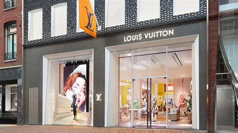 louis vuitton amsterdam store hours